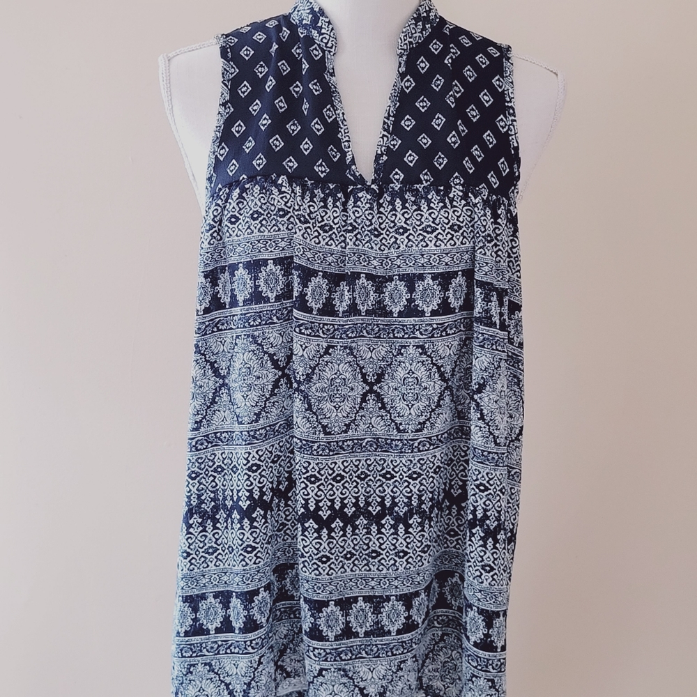 R2d blue printed sleeveless blouse size small